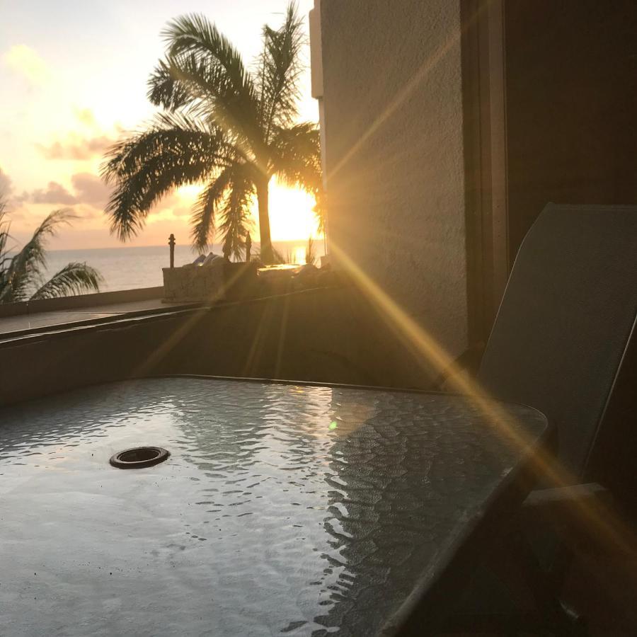 Front Beach Private Room With Shared Bathroom Cancún Exteriér fotografie