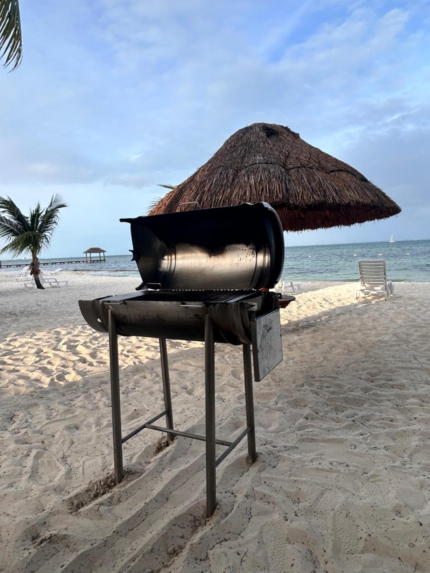 Front Beach Private Room With Shared Bathroom Cancún Exteriér fotografie