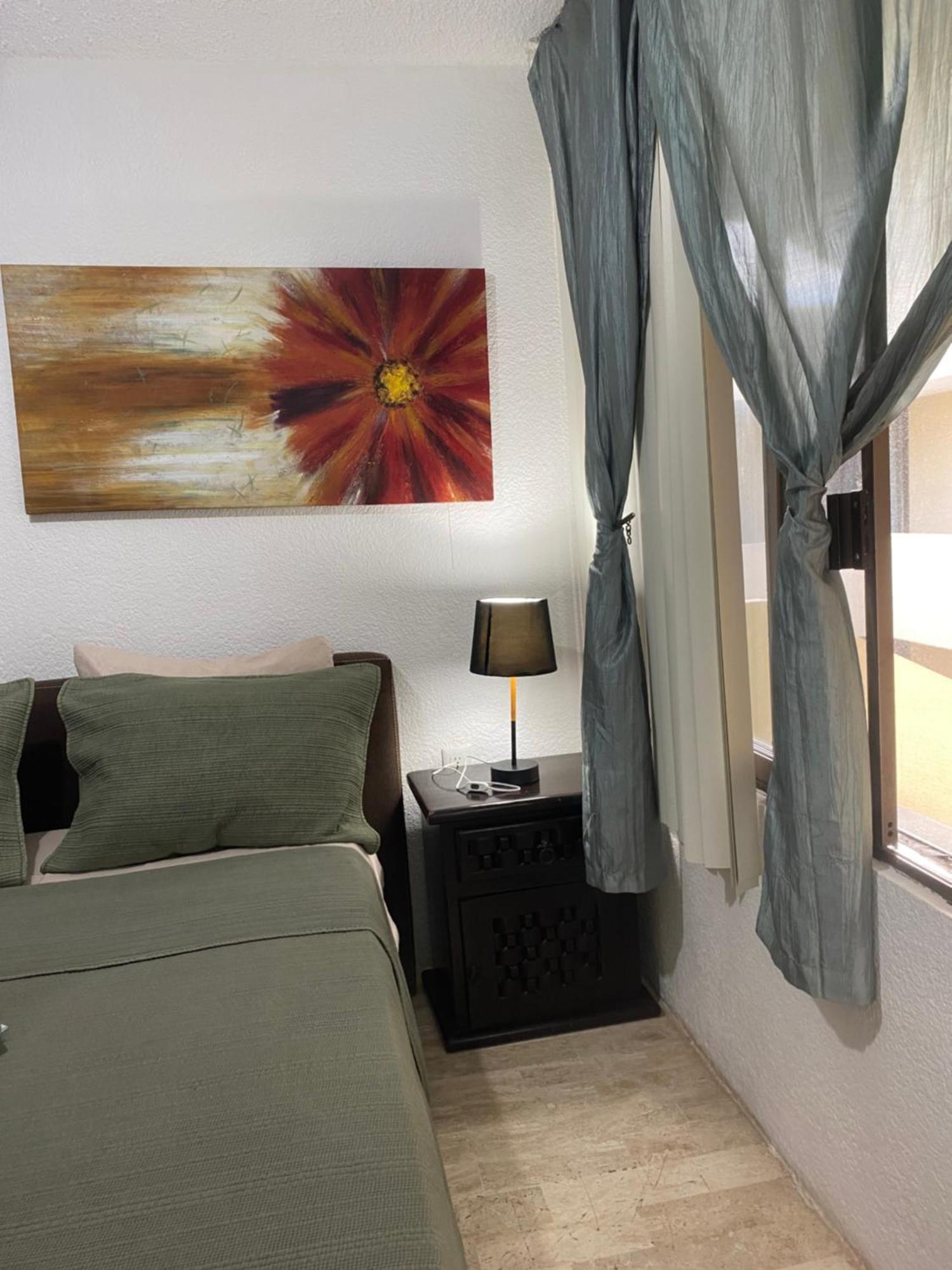 Front Beach Private Room With Shared Bathroom Cancún Exteriér fotografie