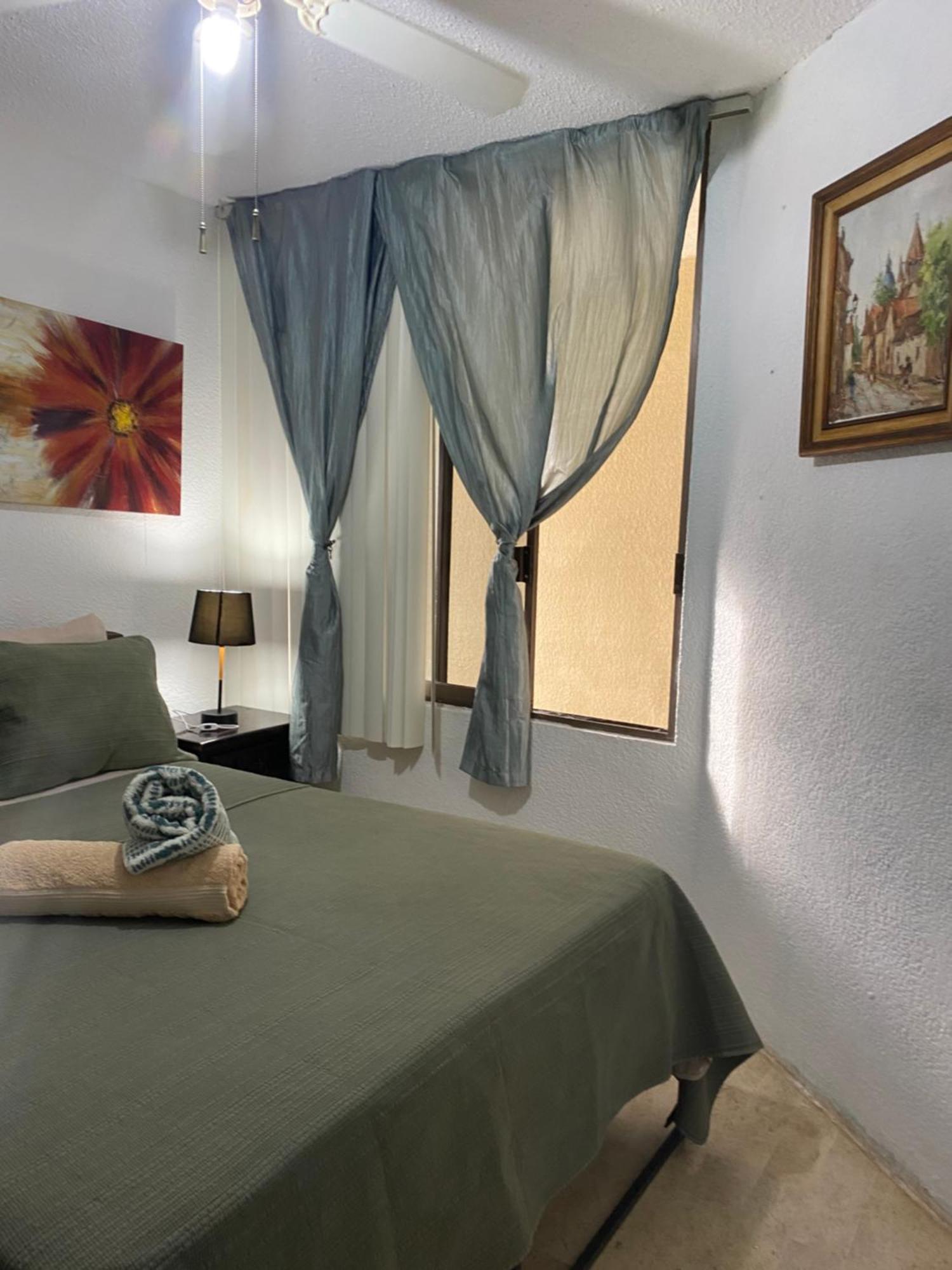 Front Beach Private Room With Shared Bathroom Cancún Exteriér fotografie