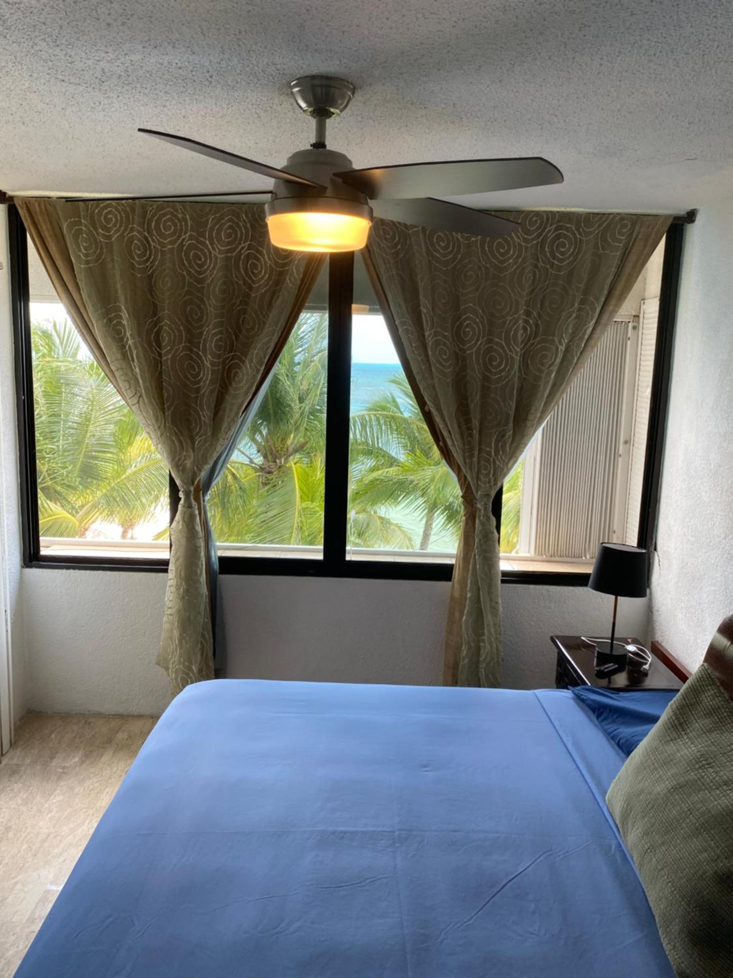 Front Beach Private Room With Shared Bathroom Cancún Exteriér fotografie